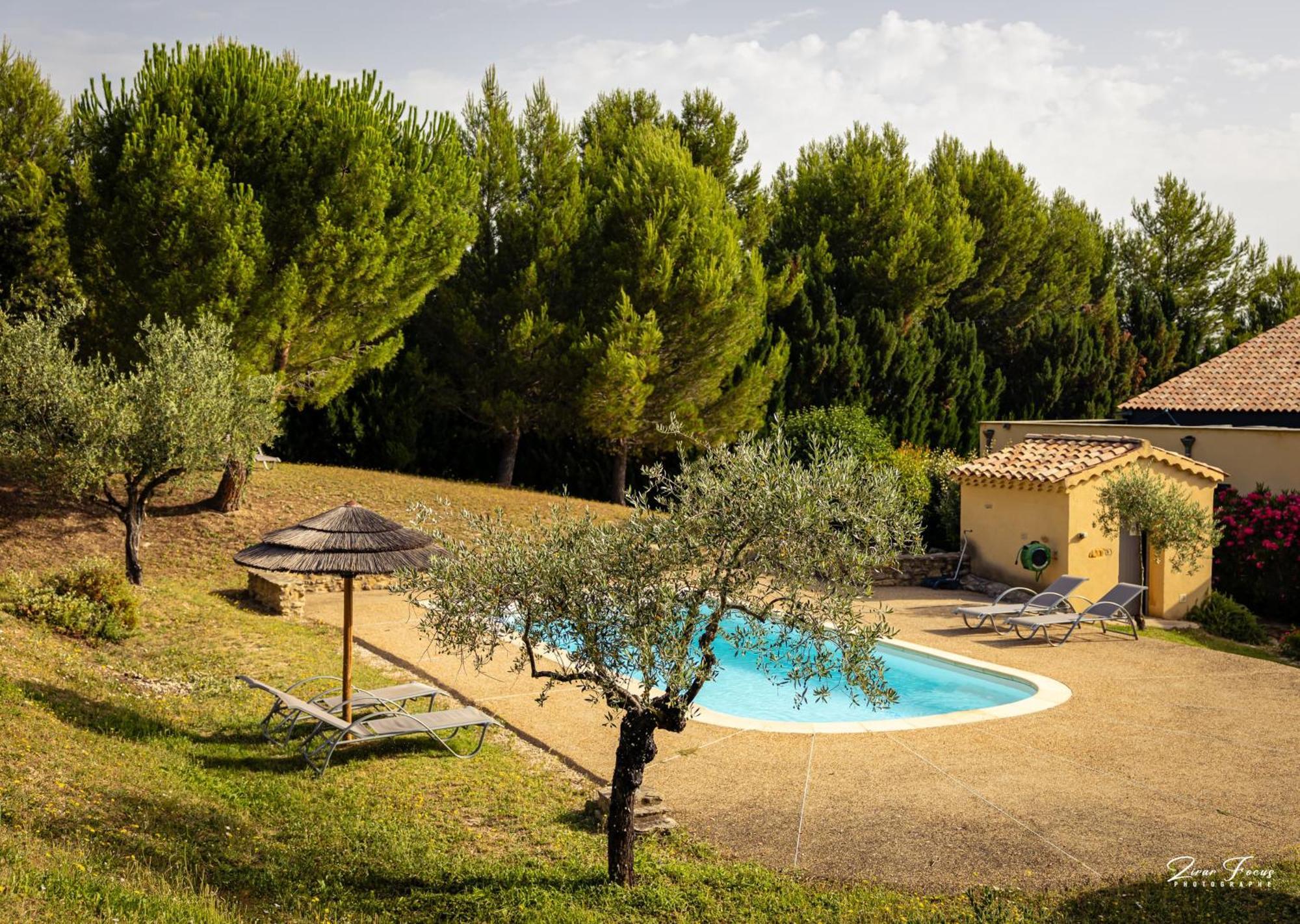 Clos Saint-Michel Resort & Spa Malaucène Екстериор снимка